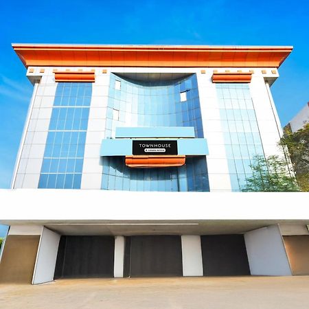 היידראבד Super Townhouse Ameerpet Balkampet Road מראה חיצוני תמונה