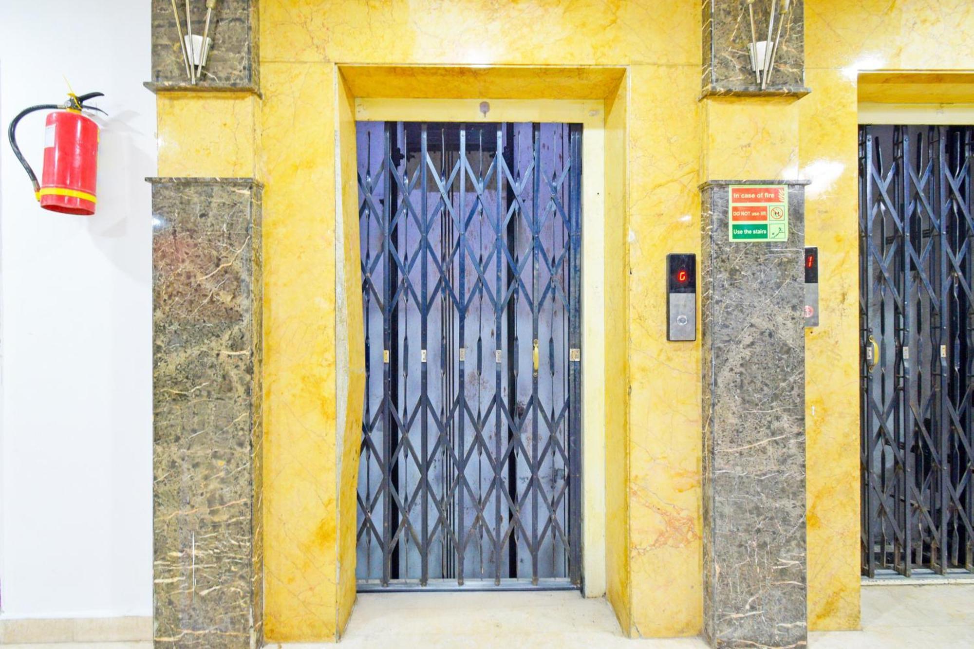 היידראבד Super Townhouse Ameerpet Balkampet Road מראה חיצוני תמונה