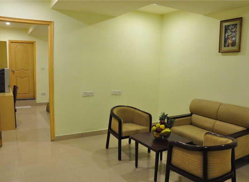 היידראבד Super Townhouse Ameerpet Balkampet Road מראה חיצוני תמונה